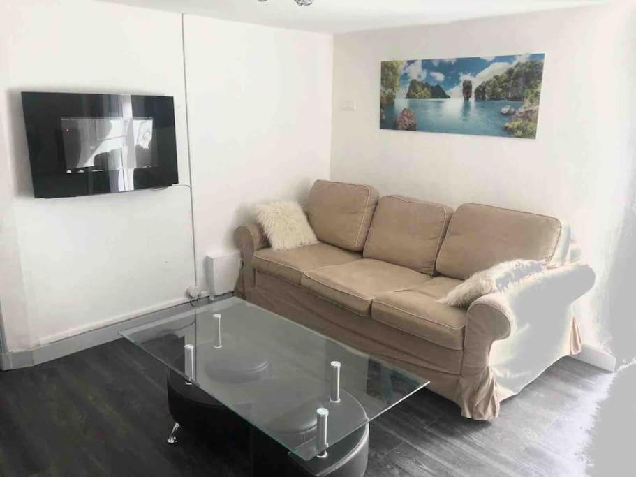 Logement Appartement Bourget Le Bourget Exterior foto
